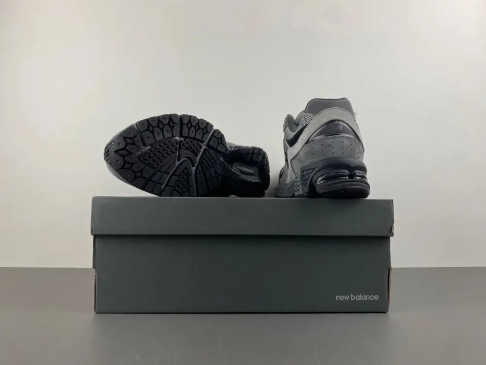 new balance NB M2002 