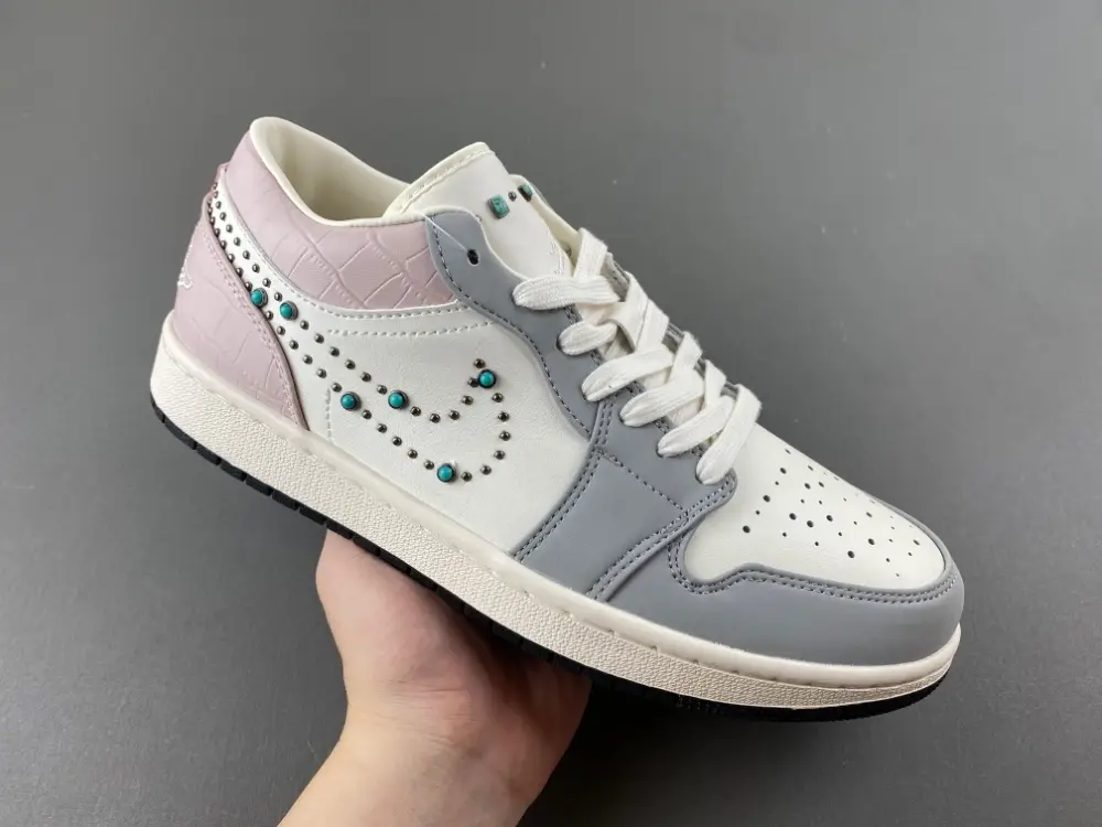 Air Jordan 1 Low 
