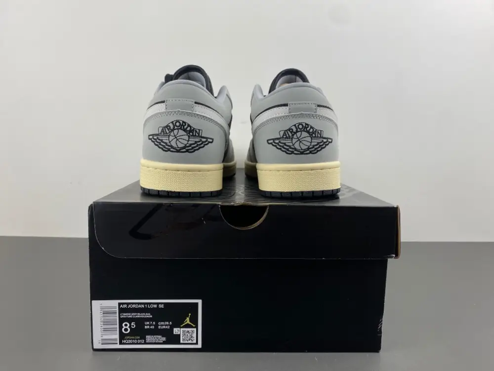 Air Jordan 1 Low 