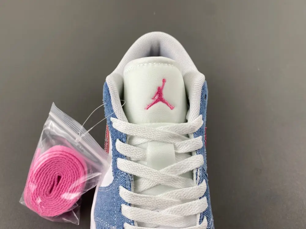 Air Jordan 1 Low 
