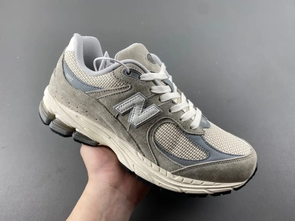 new balance NB 2002 