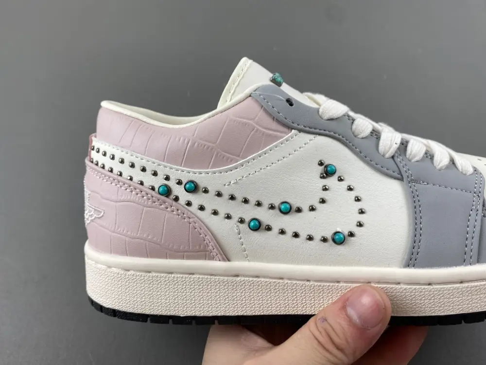 Air Jordan 1 Low 