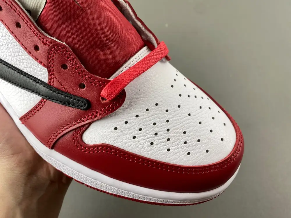 Travis Scott x Air Jordan 1 Low 