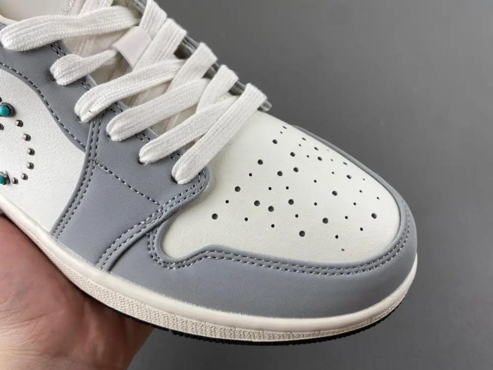 Air Jordan 1 Low 