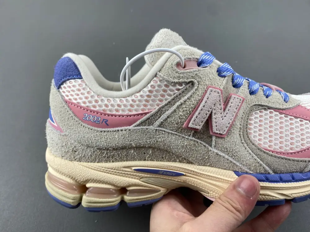 new balance NB M2002 