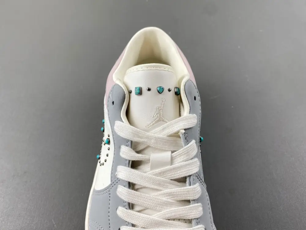 Air Jordan 1 Low 