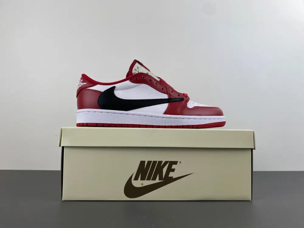 Travis Scott x Air Jordan 1 Low 