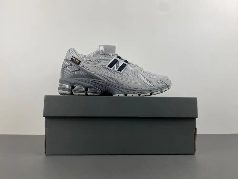 New Balance 1906 