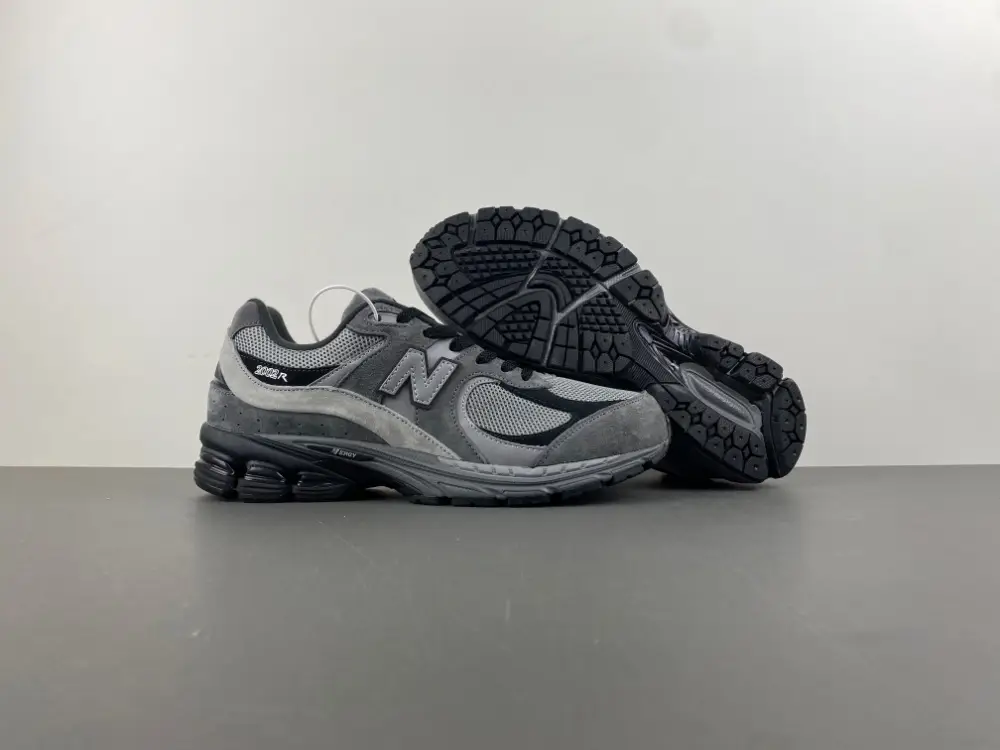 new balance NB M2002 