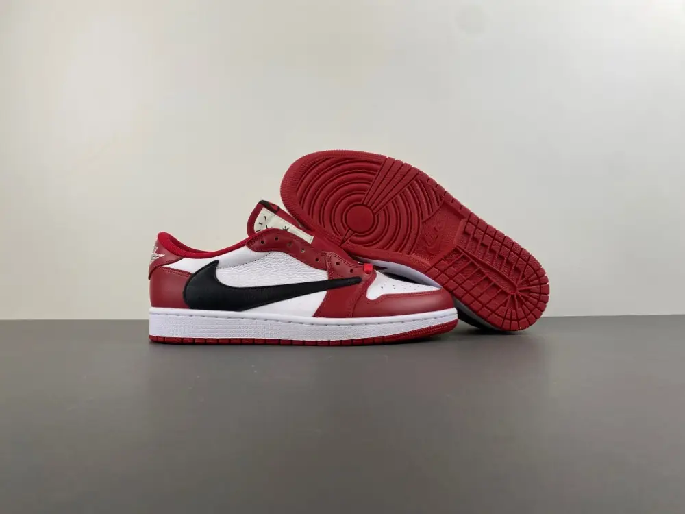 Travis Scott x Air Jordan 1 Low 