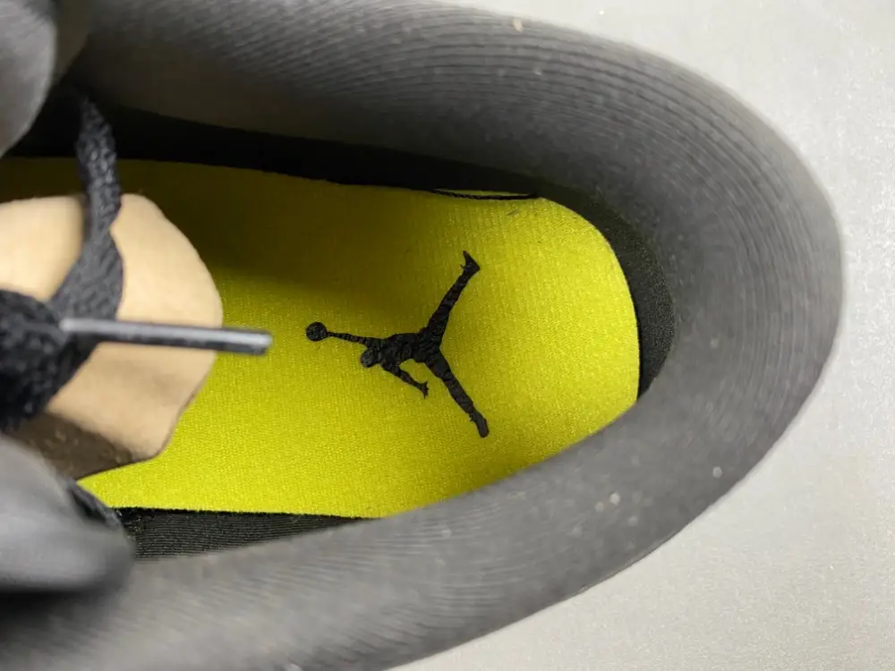 Air Jordan 1 Low 