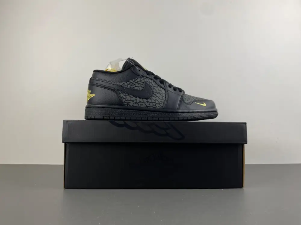Air Jordan 1 Low 