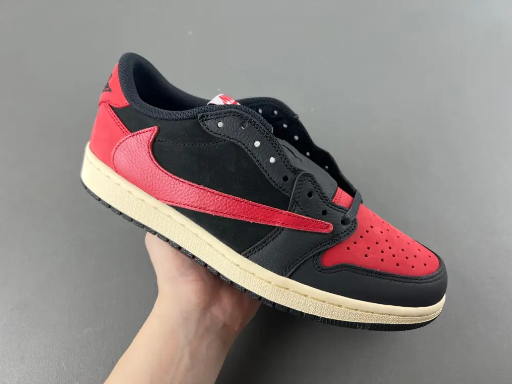 Travis Scott x Air Jordan 1 Low 
