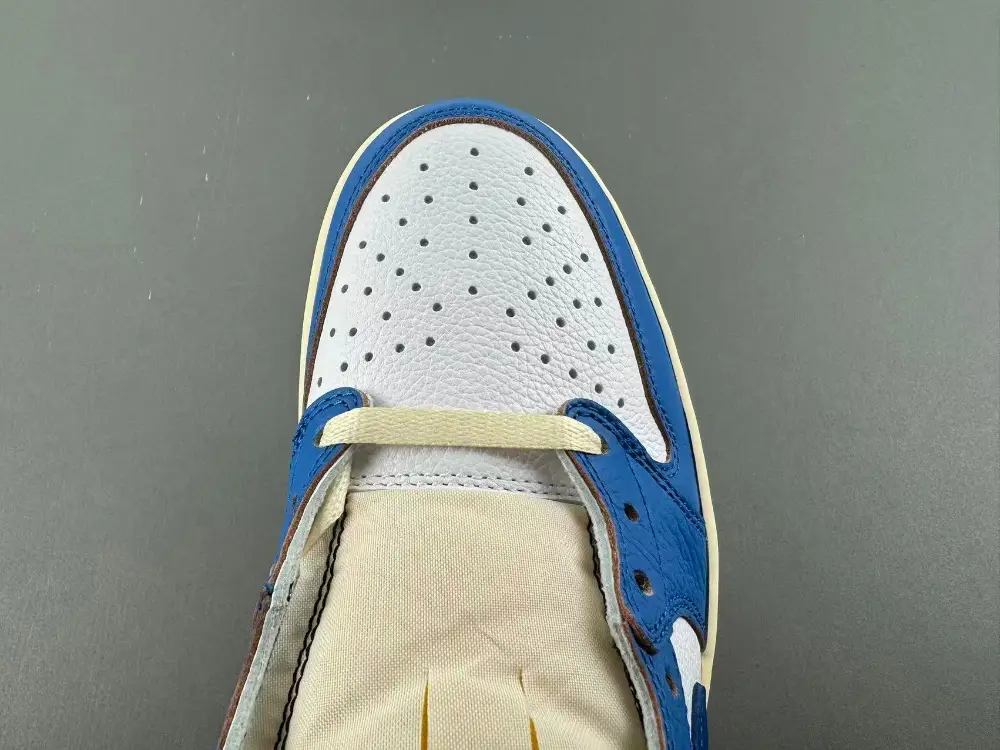 Air Jordan 1 Low UN 