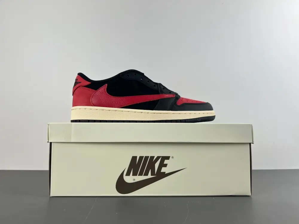 Travis Scott x Air Jordan 1 Low 