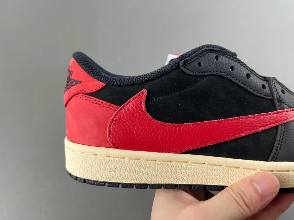 Travis Scott x Air Jordan 1 Low 