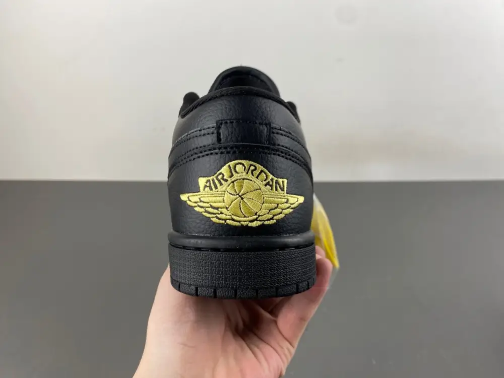 Air Jordan 1 Low 