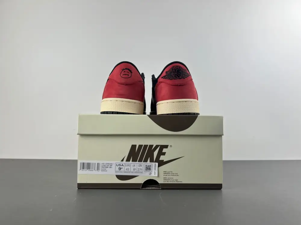 Travis Scott x Air Jordan 1 Low 