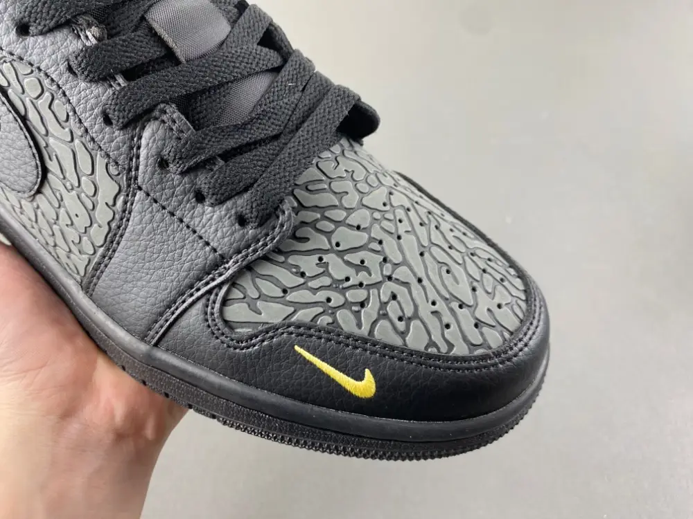 Air Jordan 1 Low 