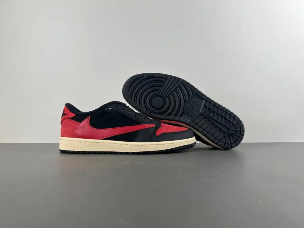Travis Scott x Air Jordan 1 Low 