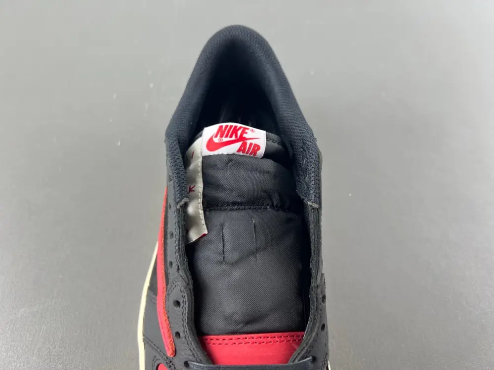 Travis Scott x Air Jordan 1 Low 