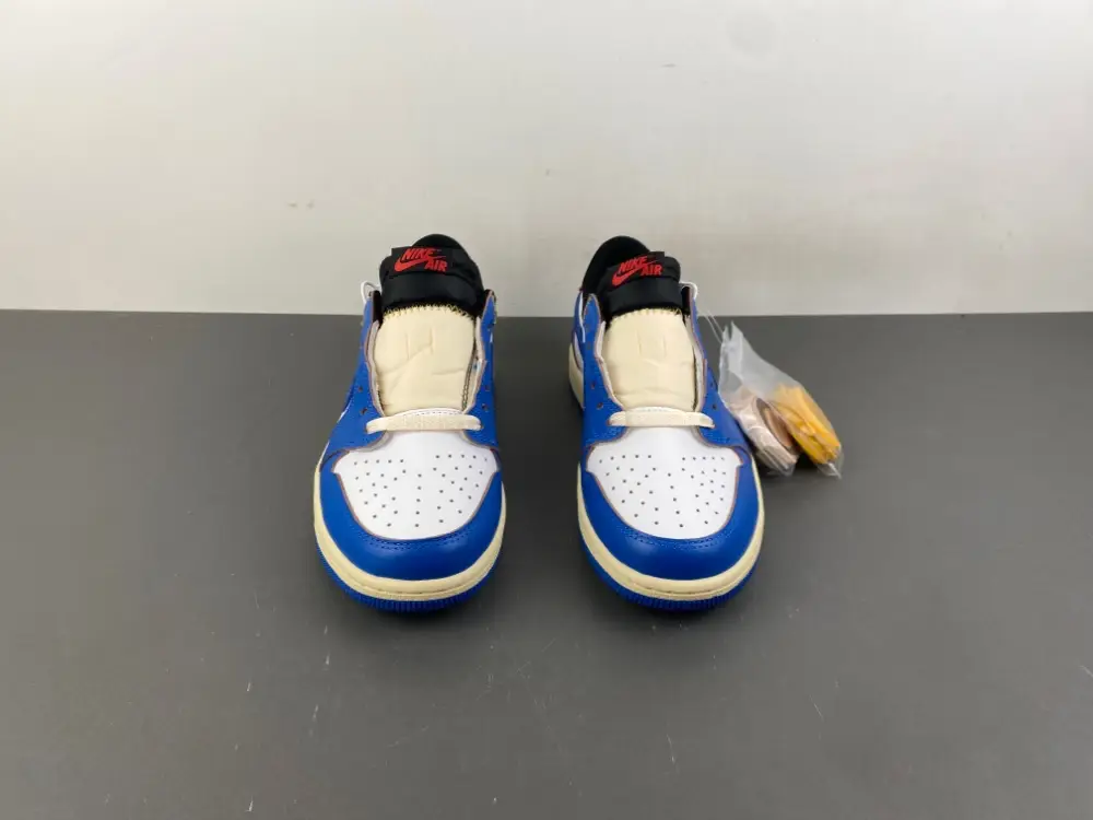 Air Jordan 1 Low UN 