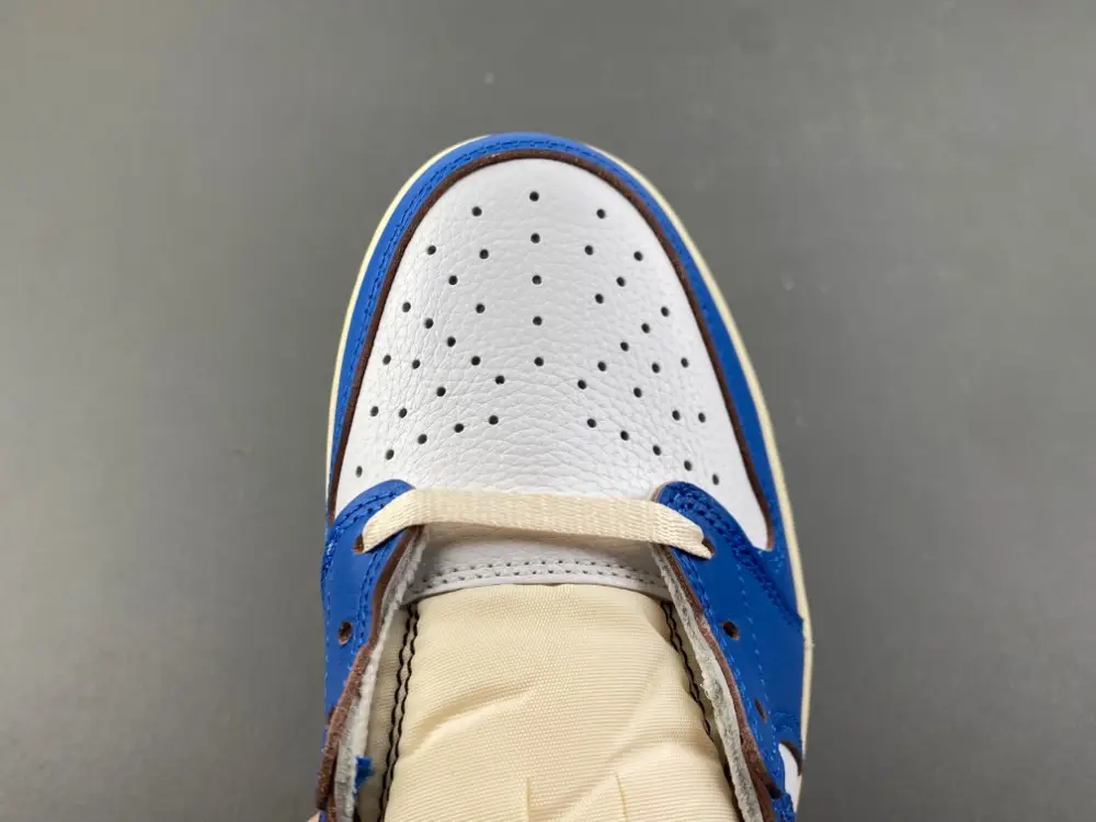 Air Jordan 1 Low UN 