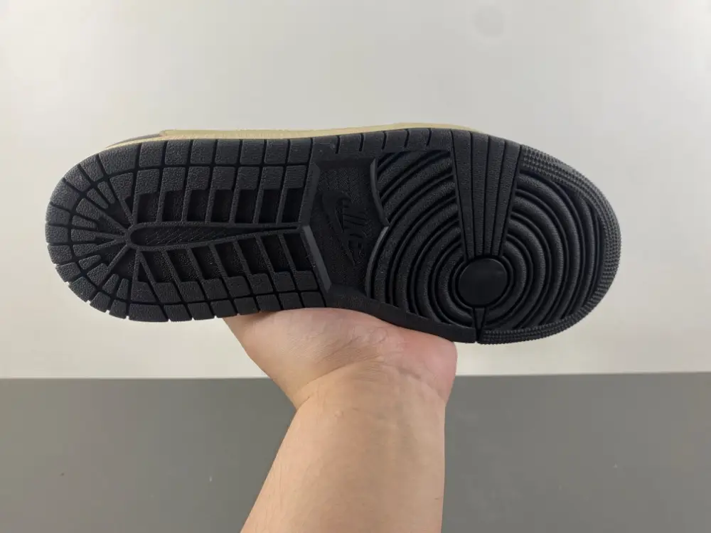 Travis Scott x Air Jordan 1 Low OG 