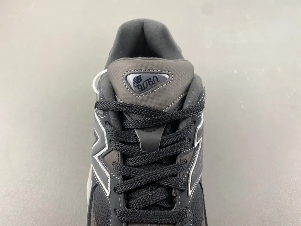 New Balance 9060 ' 