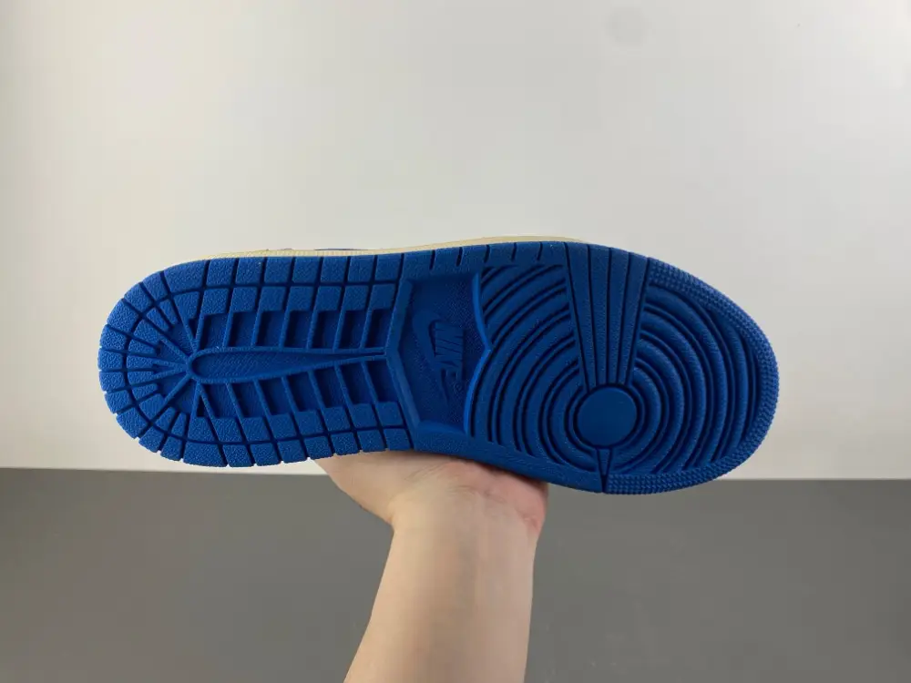 Air Jordan 1 Low UN 