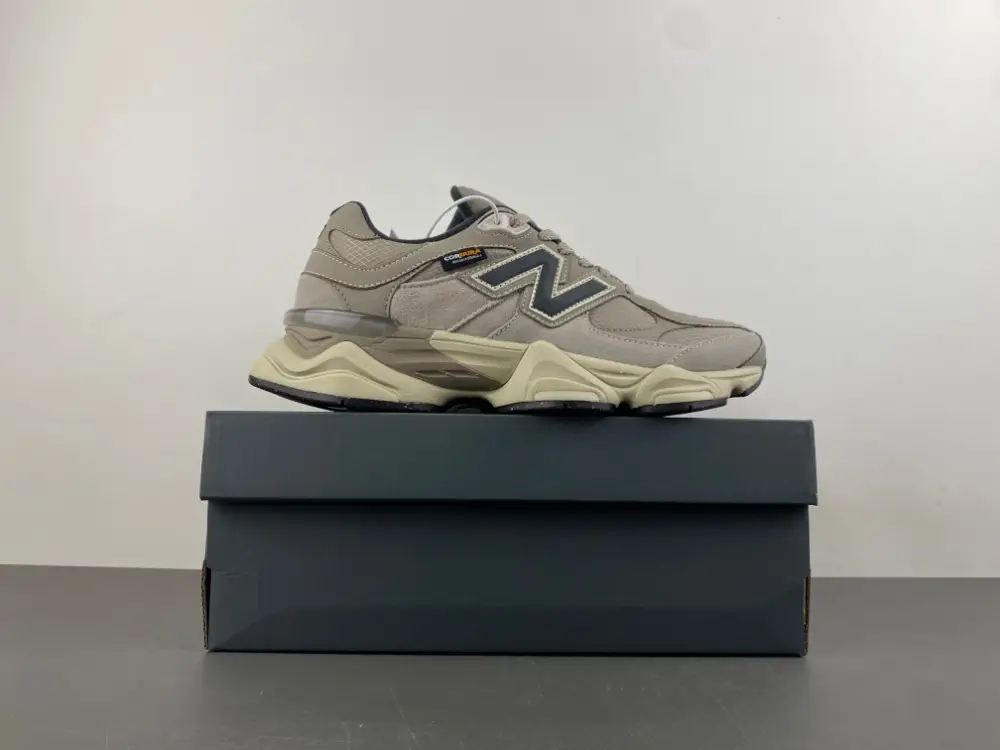 New Balance 9060 ' 