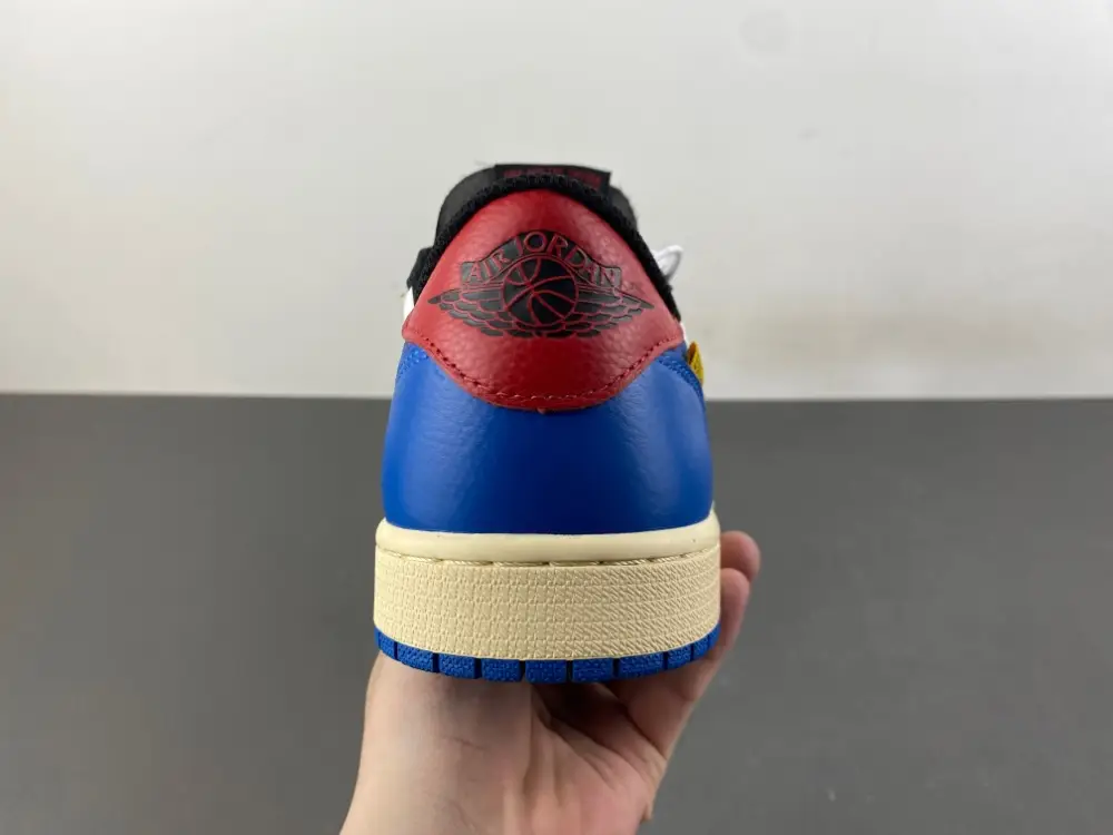 Air Jordan 1 Low UN 