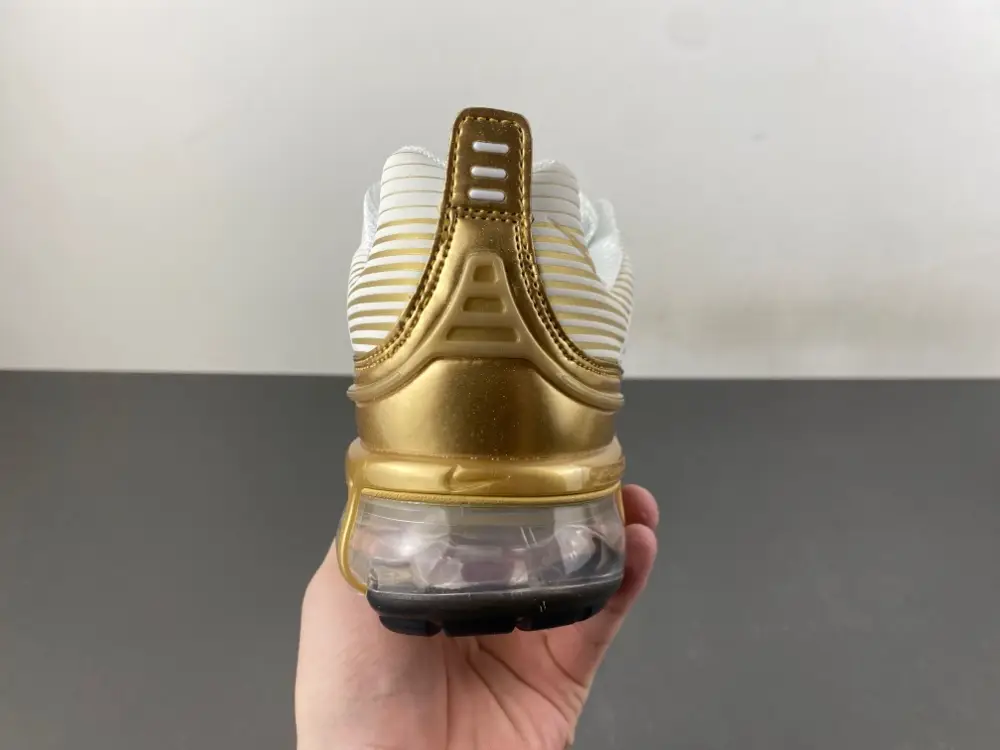 Nike Air VaporMax 360 'White Metallic Gold' 
