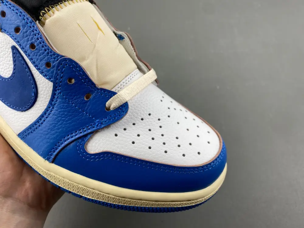 Air Jordan 1 Low UN 
