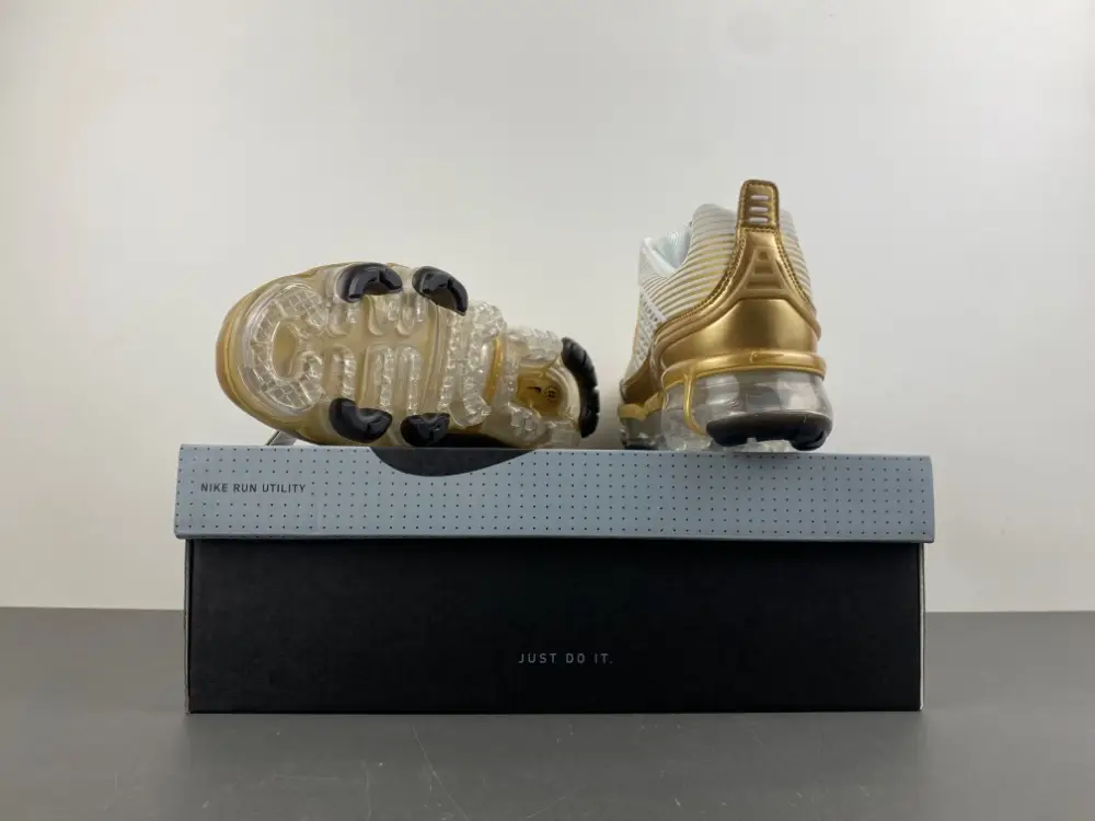 Nike Air VaporMax 360 'White Metallic Gold' 