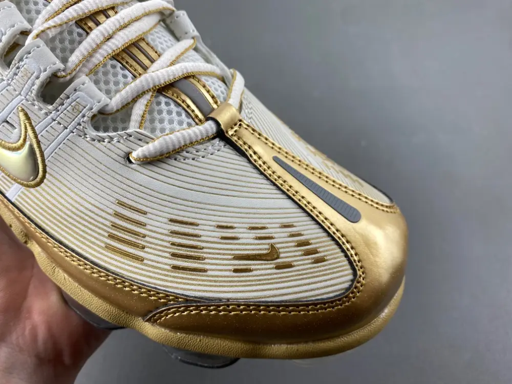Nike Air VaporMax 360 'White Metallic Gold' 