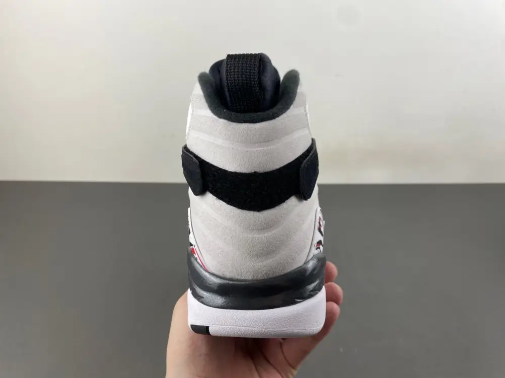 Air Jordan 8 