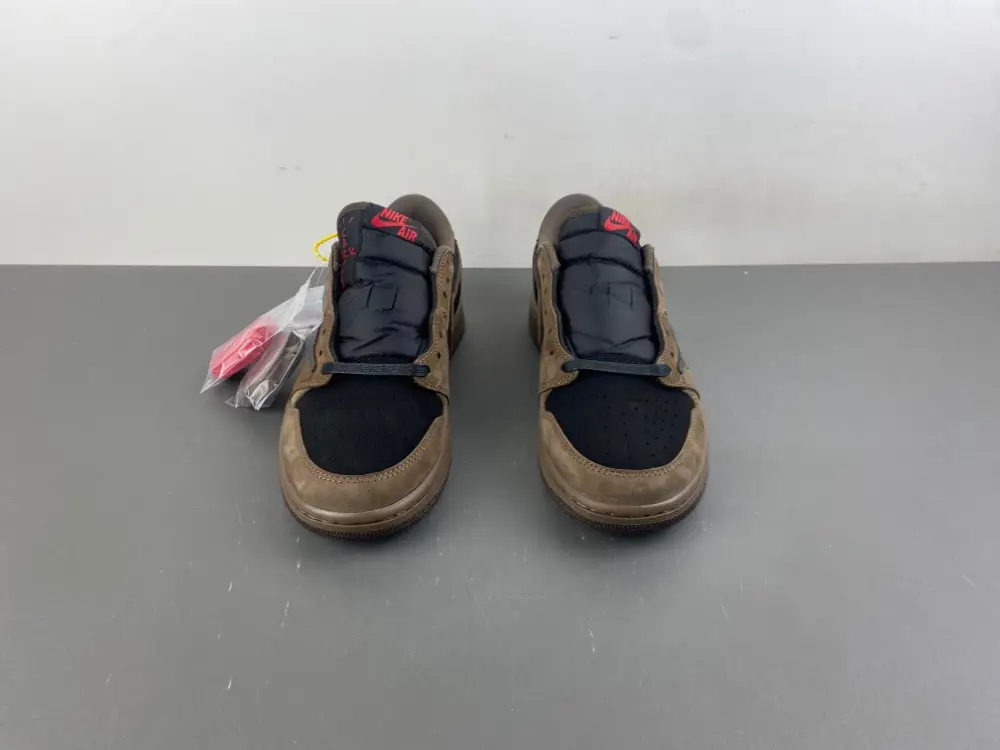 Travis Scott x Air Jordan 1 Low ' 