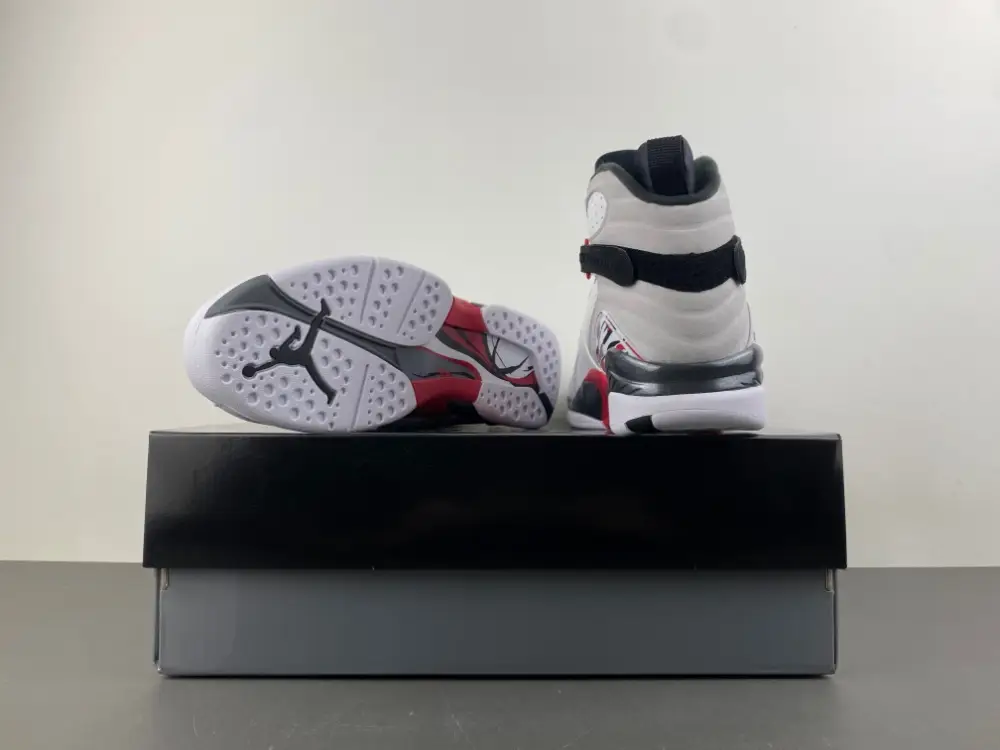 Air Jordan 8  2025 