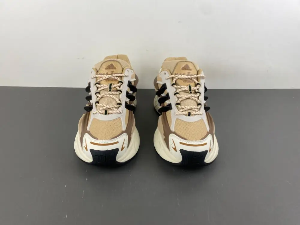 Pharrell Williams x adidas Adistar Jellyfish 