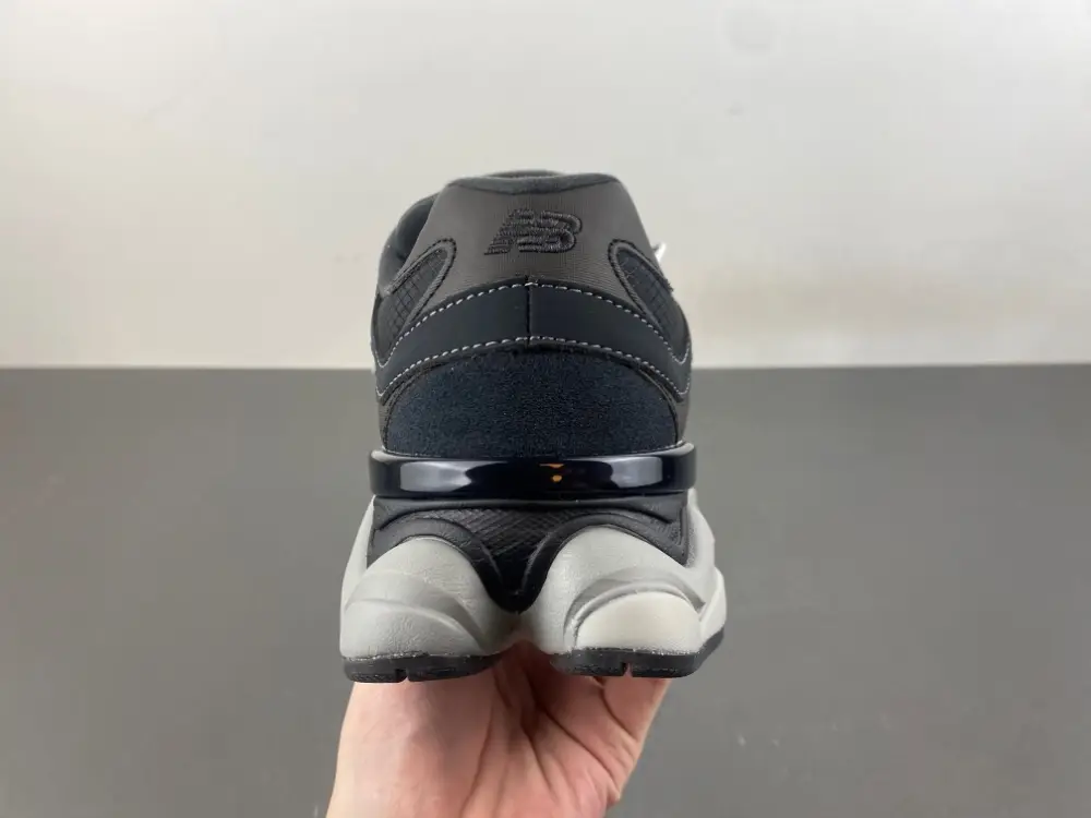 New Balance 9060 ' 