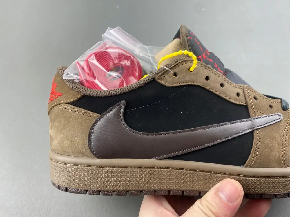 Travis Scott x Air Jordan 1 Low ' 