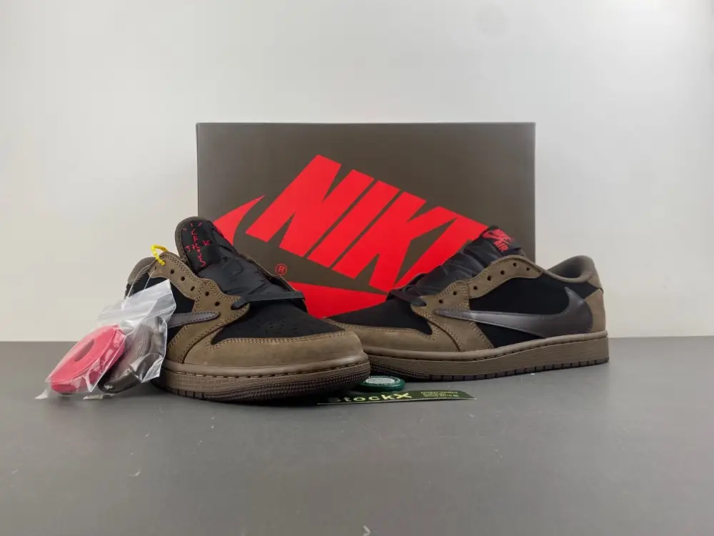 Travis Scott x Air Jordan 1 Low ' 
