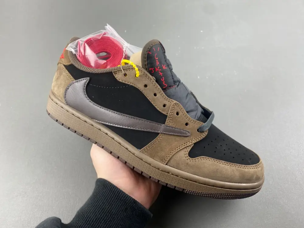Travis Scott x Air Jordan 1 Low ' 