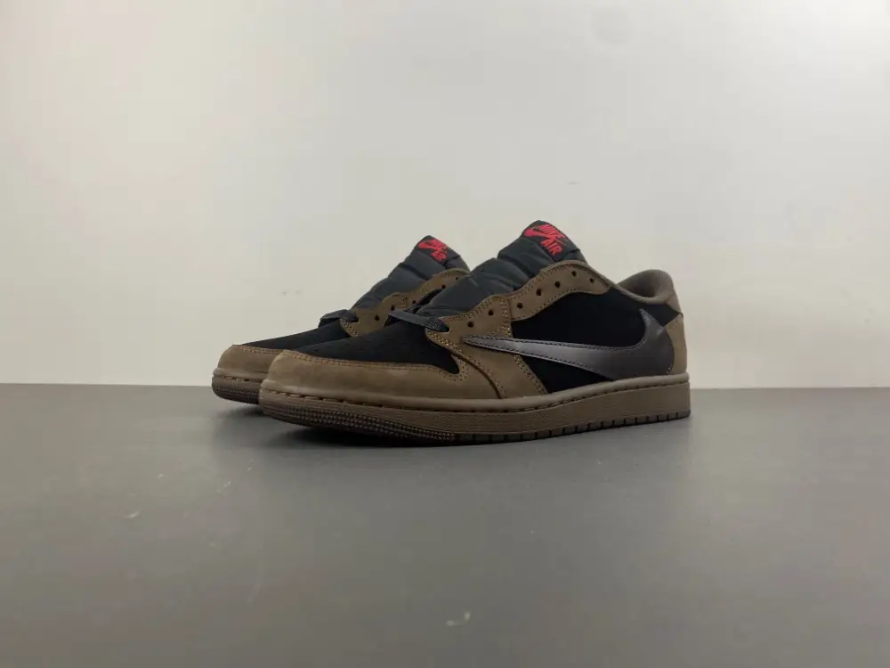 Travis Scott x Air Jordan 1 Low ' 