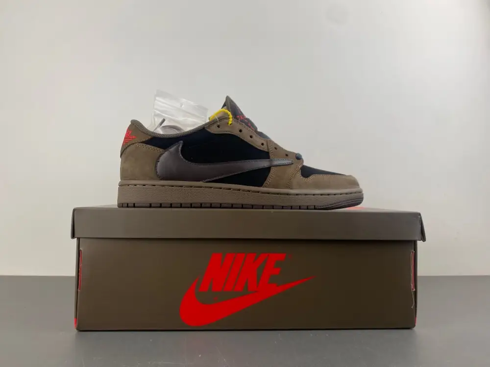 Travis Scott x Air Jordan 1 Low ' 