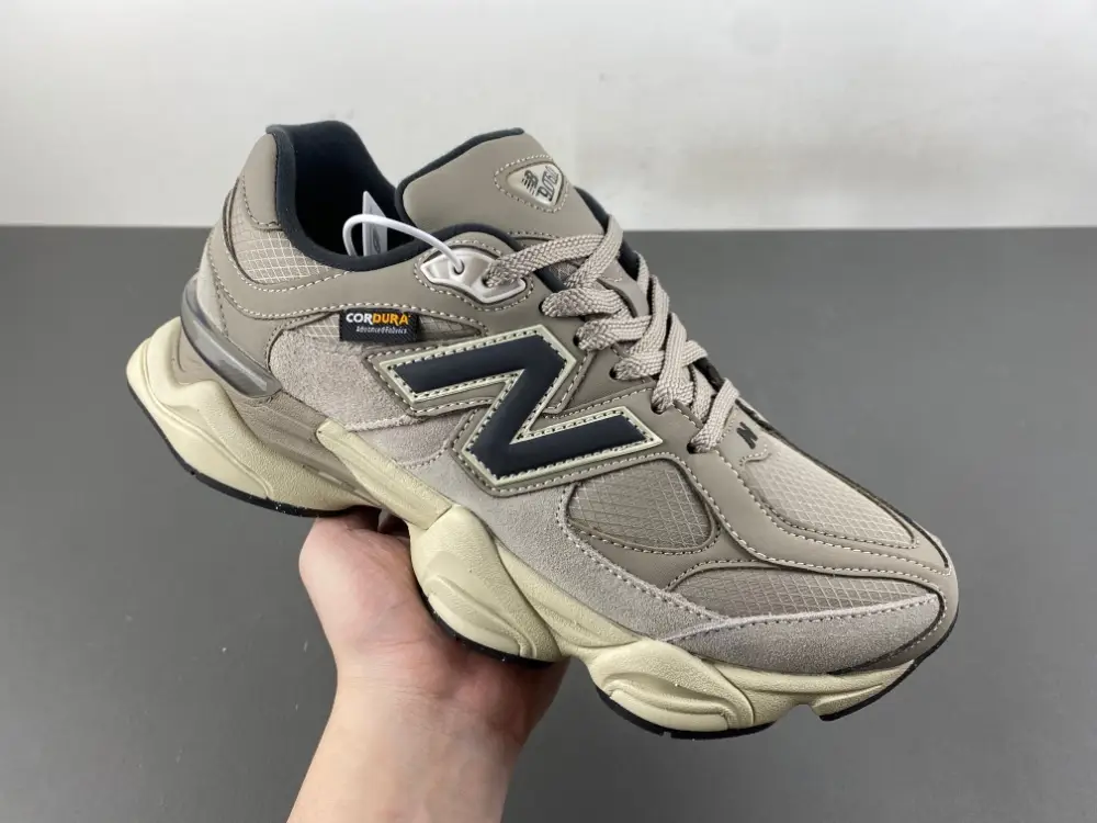 New Balance 9060 ' 