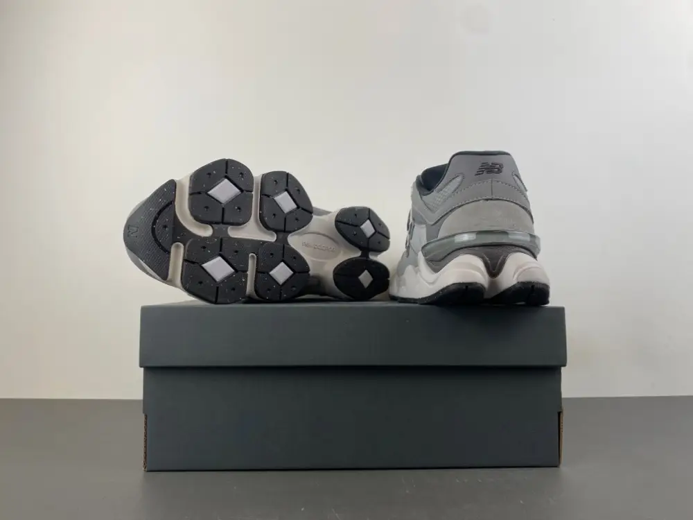 New Balance 9060 ' 