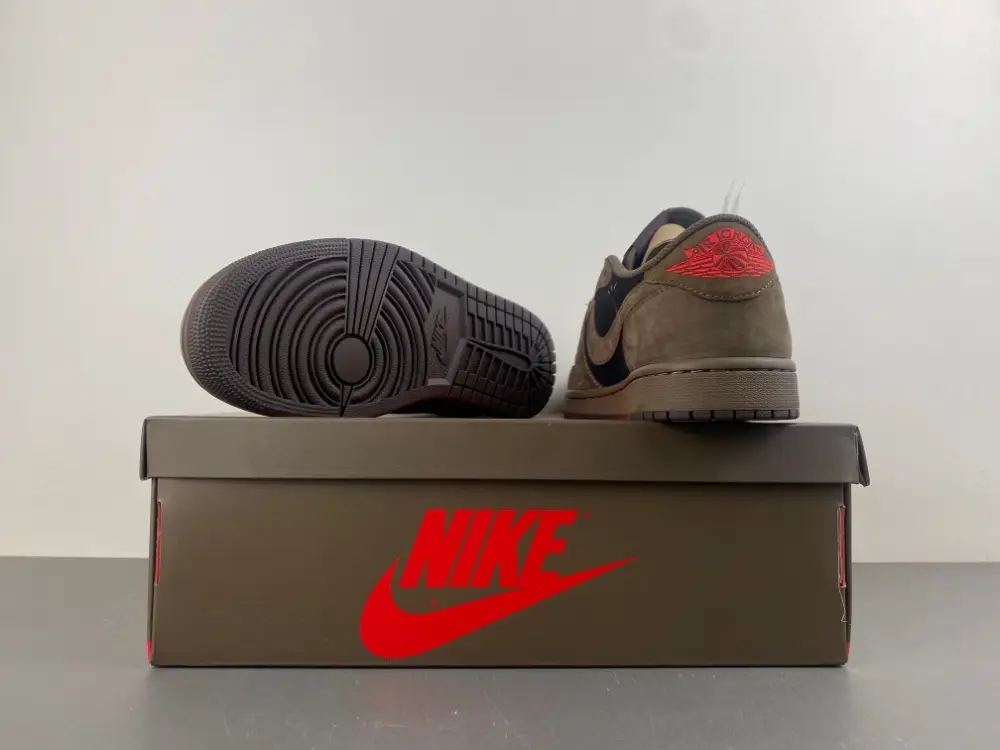 Travis Scott x Air Jordan 1 Low ' 