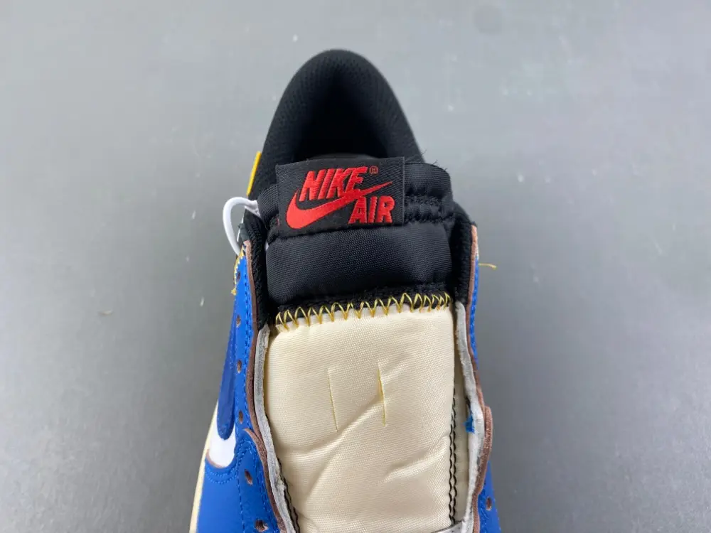 Air Jordan 1 Low UN 